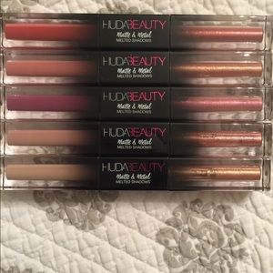 Hide double sided matte and metal melted eyeshadow